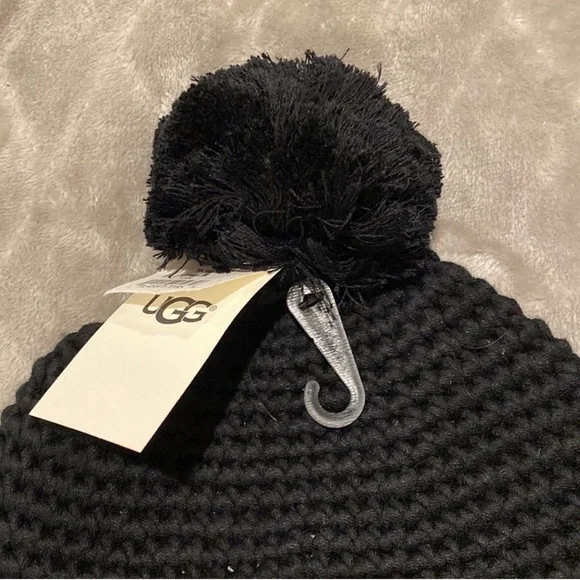 UGG beanie - Picture 2 of 2